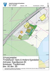 Situasjonsplan som viser tomtens beliggenhet, grenser, naboeiendommer og bygningsplassering med arealoppdelinger.