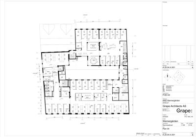 Etasjeplan (Plan 04) som viser romfordeling, veggposisjon og mål i en bygning.
