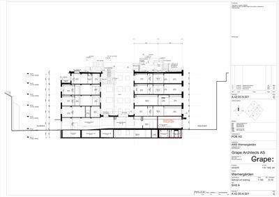 Etasjeplan (snitt A-A) som viser romfordeling, veggtykkelse og dimensjoner for et bygg.