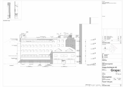 Fasadetegning som viser bygningens utseende sett fra fronten, med detaljer om høyder, materialer og arkitektoniske elementer.