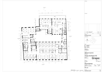 Etasjeplan (Plan 05) som viser romfordeling, vegger og innredning i et bygg.