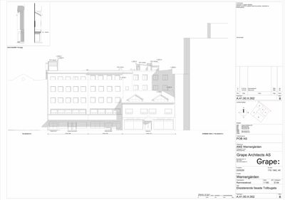 Fasadetegning av en eksisterende bygning sett fra Tollbugata 2, med høydeangivelser og detaljer.