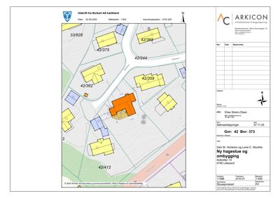 Situasjonskart som viser eiendomsnummer, naboeiendommer og bygningers plassering i forhold til veier.