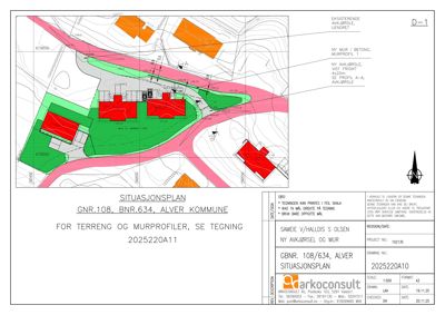 Situasjonsplan som viser tomtens form, eksisterende bygg, planlagt ny mur og terrengforhold.