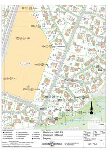 Situasjonsplan som viser eiendomsgrenser, vegnett, naboeiendommer og topografi for et område i Drammen.