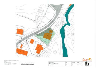 Situasjonsplan som viser tomtens beliggenhet i forhold til veier, vann og nabotomter med høydemålermerker.