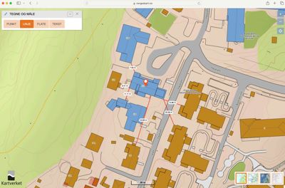Kart fra Kartverket som viser et område med bygninger, veier og terrengkonturer.