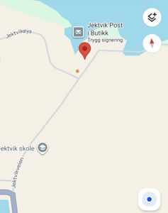 Et digitalt kart (Google Maps) som viser Jektvikøya, Jektvikveien og plassering av Jektvik Post.
