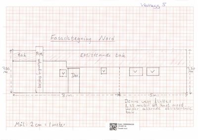 Håndtegnet fasadetegning av en bygning sett fra nord, med mål og notasjoner.