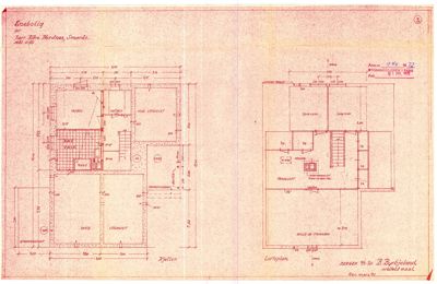 Etasjeplan (plantegning) som viser romfordeling, dører, vinduer og dimensjoner for et hus.