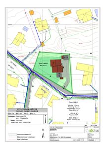 Situasjonskart som viser tomt, naboeiendommer, vegnett og bygningers plassering.