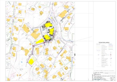 Situasjonsplan som viser eksisterende og planlagt infrastruktur (veier, vann, avløp) i forhold til eksisterende og nye bygninger på tomten.