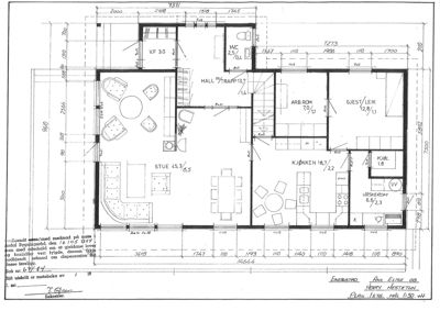 Etasjeplan (1. etasje) som viser romfordeling, dimensjoner og plassering av inngang, trapp og bad.