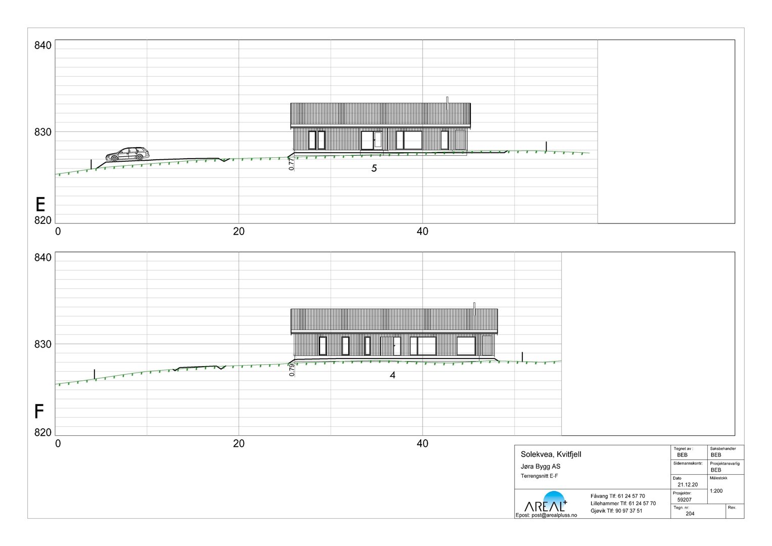 Fasadetegning som viser bygningens utseende sett fra front (E og F-vegg), inkludert vinduer, takform og terrengforhold.
