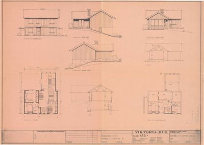 Bildet viser en tegning med fasadeopprikk for en bygning (type 445) sett fra flere vinkler (nordøst, sydøst, sydvest, nordvest), samt et snitt og etasjeplaner.
