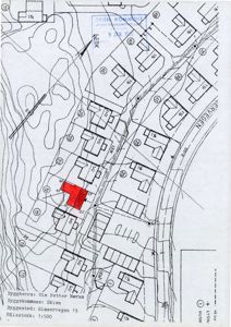 Situasjonsplan som viser tomt, bygninger, veier og terrengforhold for eiendom på Glaservegen 19 i Skien.