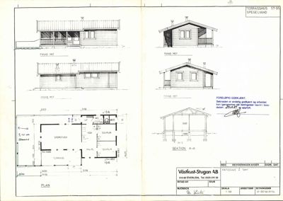 Fasadetegning og snittegning av et terrasshus med romfordeling og mål.