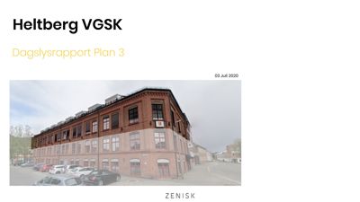 Fotografi av en eksisterende bygning (Heltberg VGSK) sett fra en vinkel som viser både fasade og deler av taket.