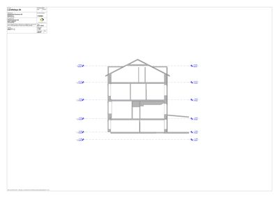 Snittegning som viser tverrsnittet av bygningen med romfordeling og høydemål.