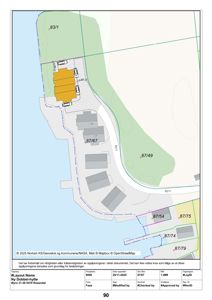 Situasjonsplan som viser tomtens form, grenser, eksisterende bygninger og planlagt nybygging.