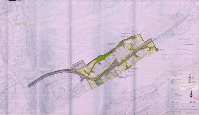 Situasjonsplan som viser tomtens form, bygningers plassering, veier og terrengforhold.