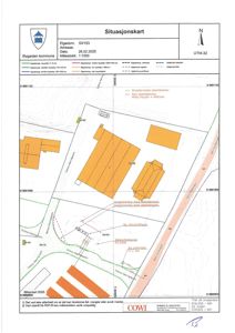 Situasjonskart som viser tomtens beliggenhet, eksisterende og nye steinblokker, veier og eiendomsgrenser.