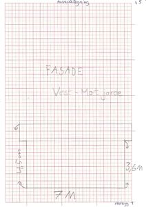 En håndtegnet oppriss av en fasade (vest-mot-jorde) med angitte mål på 7m bredde og 4,5m høyde.