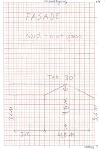 Håndtegnet fasadetegning (oppriss) av en bygning sett fra nord, med angitte mål og takhelling.