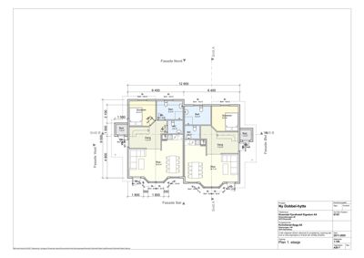 Etasjeplan for en dobbelthytte med romfordeling, mål og orientering.