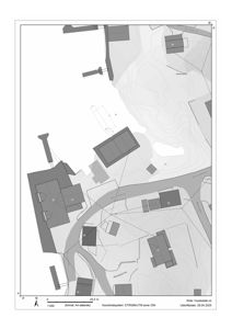 Situasjonsplan som viser flere bygninger, veier (f.eks. 'Haugen', 'Storgata'), høydeforhold (konturlinjer) og nabolagsforhold.