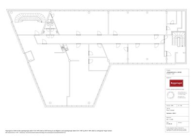 Etasjeplan (Plan 3 etasje) som viser romfordeling, dører, trapper og veggkonfigurasjon for et bygg.