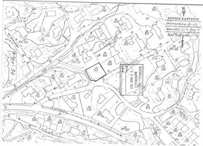 Bergen Kartverk sitt utsnitt av blad nr. 10-43, som viser etasjeplaner, tomtegrenser og bygningsplasseringer.