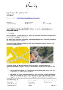 Fotografi av eiendom med eksisterende bygning og omgivende vei- og grøntstruktur.