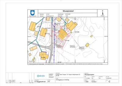 Situasjonskart som viser tomtetillhørighet, naboeiendommer og bygningens plassering i forhold til veier og grunngrenser.