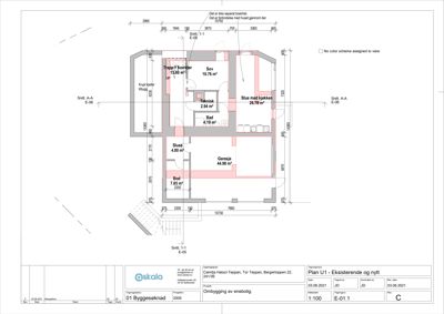 Etasjeplan som viser romfordeling, arealer og dimensjoner for en bolig.