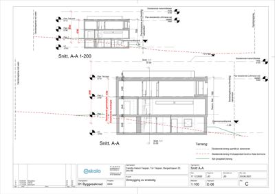 Snittegning (Snitt A-A) som viser tverrsnittet av enebolig med romfordeling og høyder.