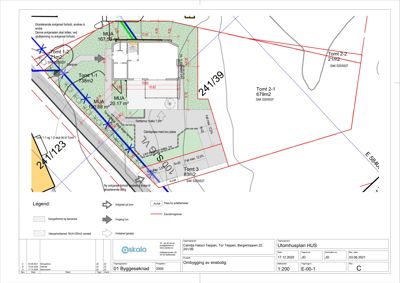 Situasjonsplan som viser tomtsgrenser, arealer og bygningsplassering.