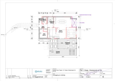 Etasjeplan som viser romfordeling, mål og areal for en bolig.