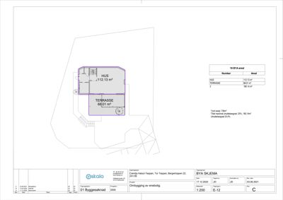 Etasjeplan som viser romfordeling (hus og terrasse) og areal for en byggesak.
