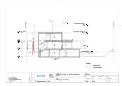 Snittegning (Snitt A-A) som viser bygningens tverrsnitt, høyder og romfordeling.