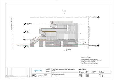 Snittegning (A-A) som viser bygningens tverrsnitt, høyder og materialvalg.