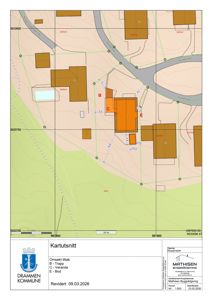 Situasjonsplan som viser tomtens form, grenser, naboeiendommer og plassering av bygninger (merket B, C, E) i forhold til veier og terreng.