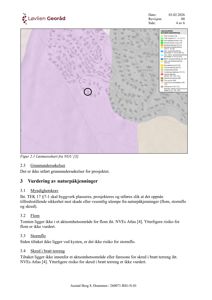 Et kart som viser et område med overlappende lag for naturpåkjenninger (flom, stormflo og skred), inkludert en nøkkel til legender og en sirkel som markerer et spesifikt punkt.