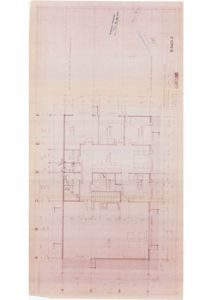 Etasjeplan med romfordeling, mål og akselinummer