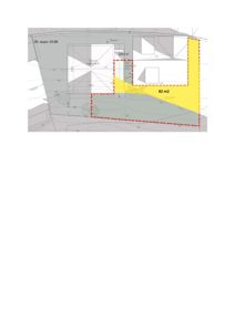 Etasjeplan eller situasjonsplan som viser romfordeling, arealoppdelinger (f.eks. 82 m2) og bygningers plassering på tomt.