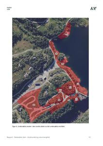 Et kart over et område med vassdrag og terreng, der visse soner er markert med rødt og nummerert.