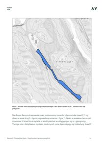 Kart over et område med topografiske linjer og en markert blå polygon langs Slettedalsvegen.