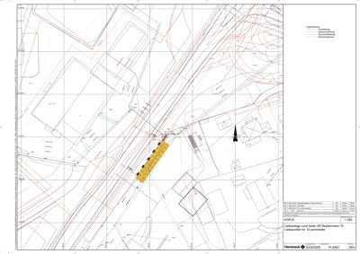 Situasjonsplan som viser tomtens grenser, eksisterende og planlagt infrastruktur (veier, rørganger), samt reguleringsstatus (overordnet, detaljregulering, eldedomsgrense).