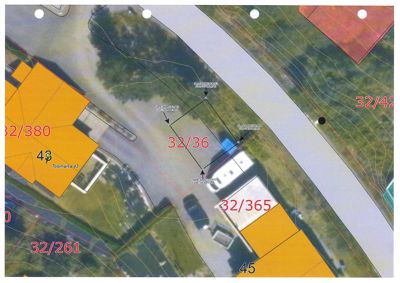 Situasjonsplan som viser tomtene (32/36, 32/365, 32/380) med overlappende arealer, bygninger og topografi.