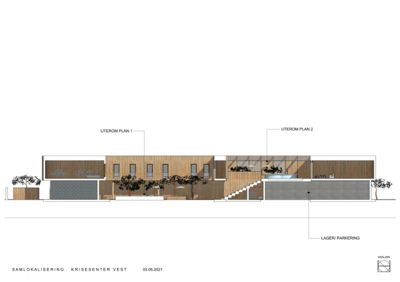 Snittegning som viser bygningens tverrsnitt, inkludert romfordeling, trapp og fasadeelementer.